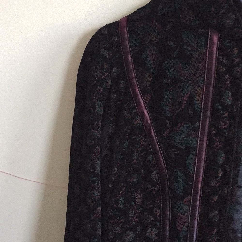 Velvet purple quilted blazer. - Picture 2 of 4